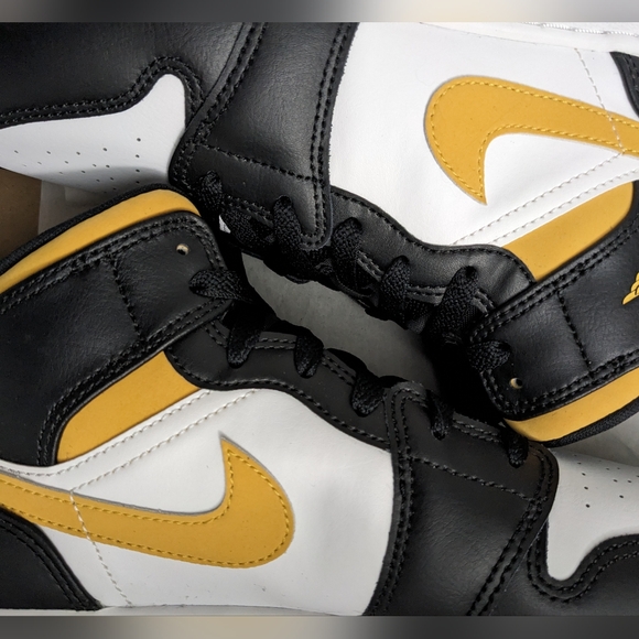 JORDAN AJ 1 MID - BOYS' GRADE SCHOOL - Picture 2 of 5